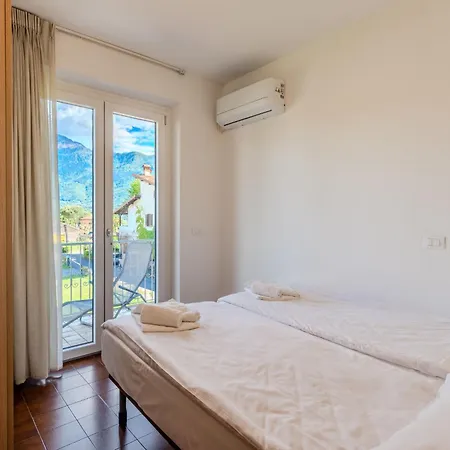 By Interhome Appartement Domaso